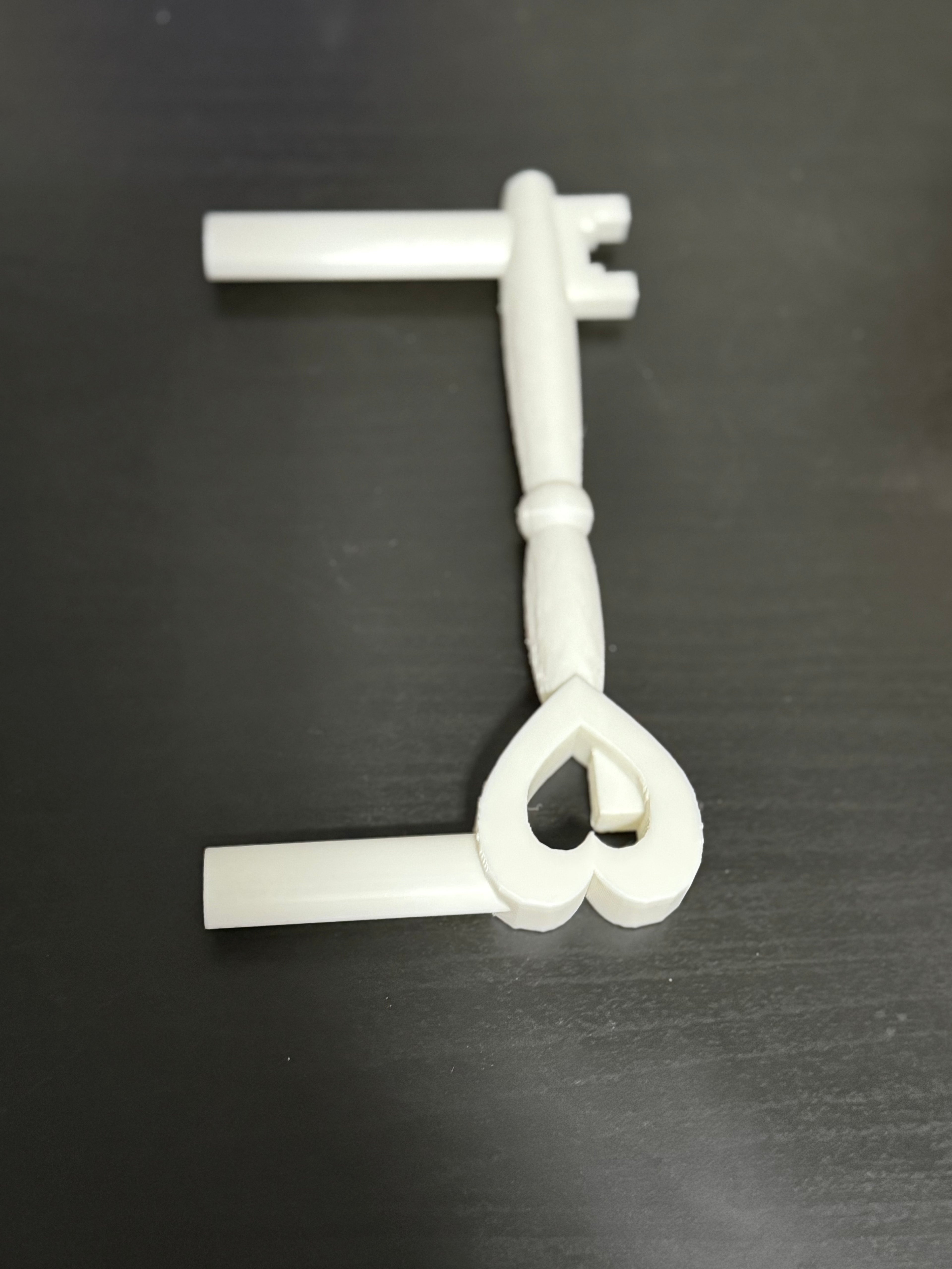 🔑 Key-Shaped Epoxy Tumbler Handle