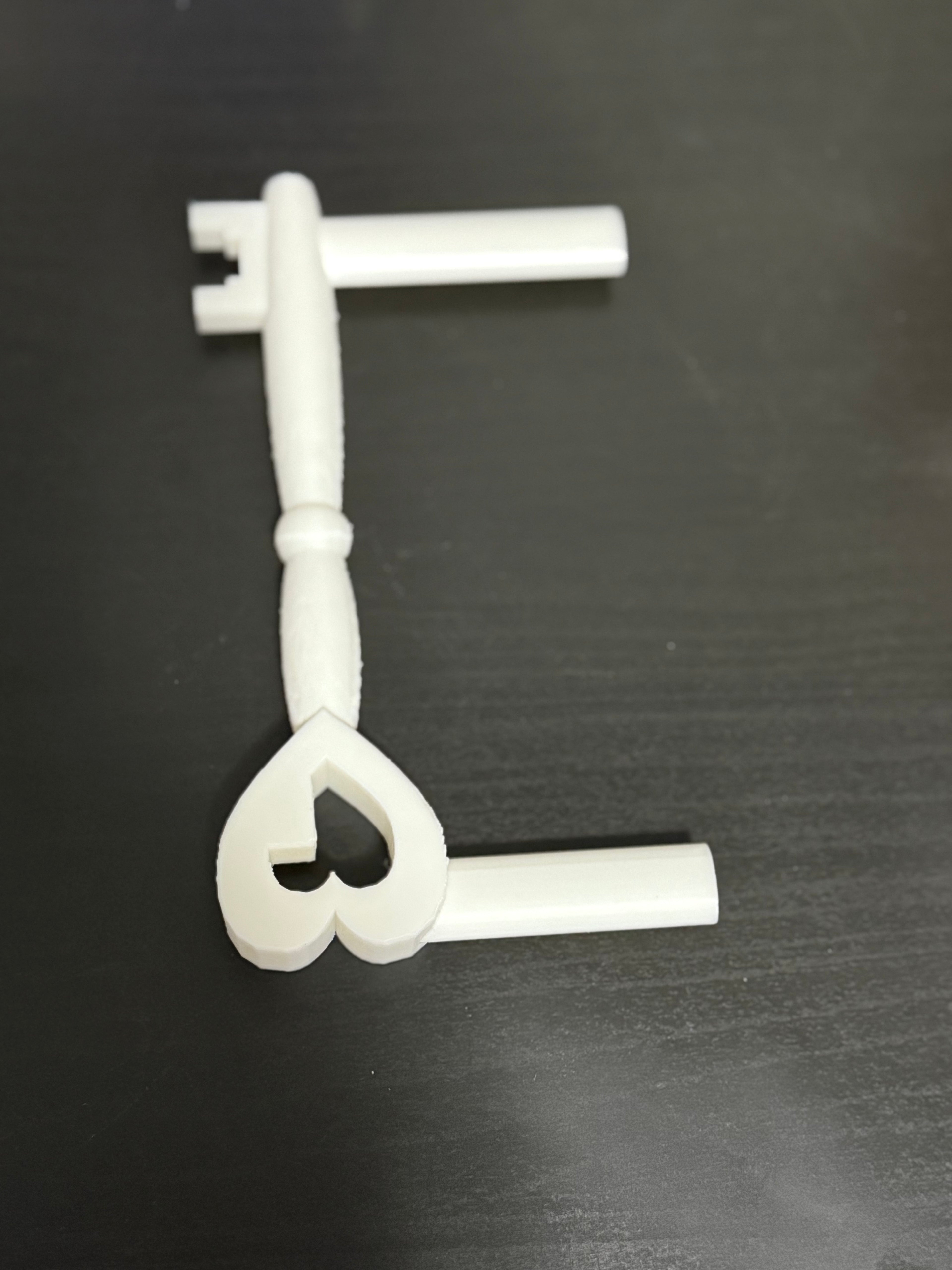 🔑 Key-Shaped Epoxy Tumbler Handle