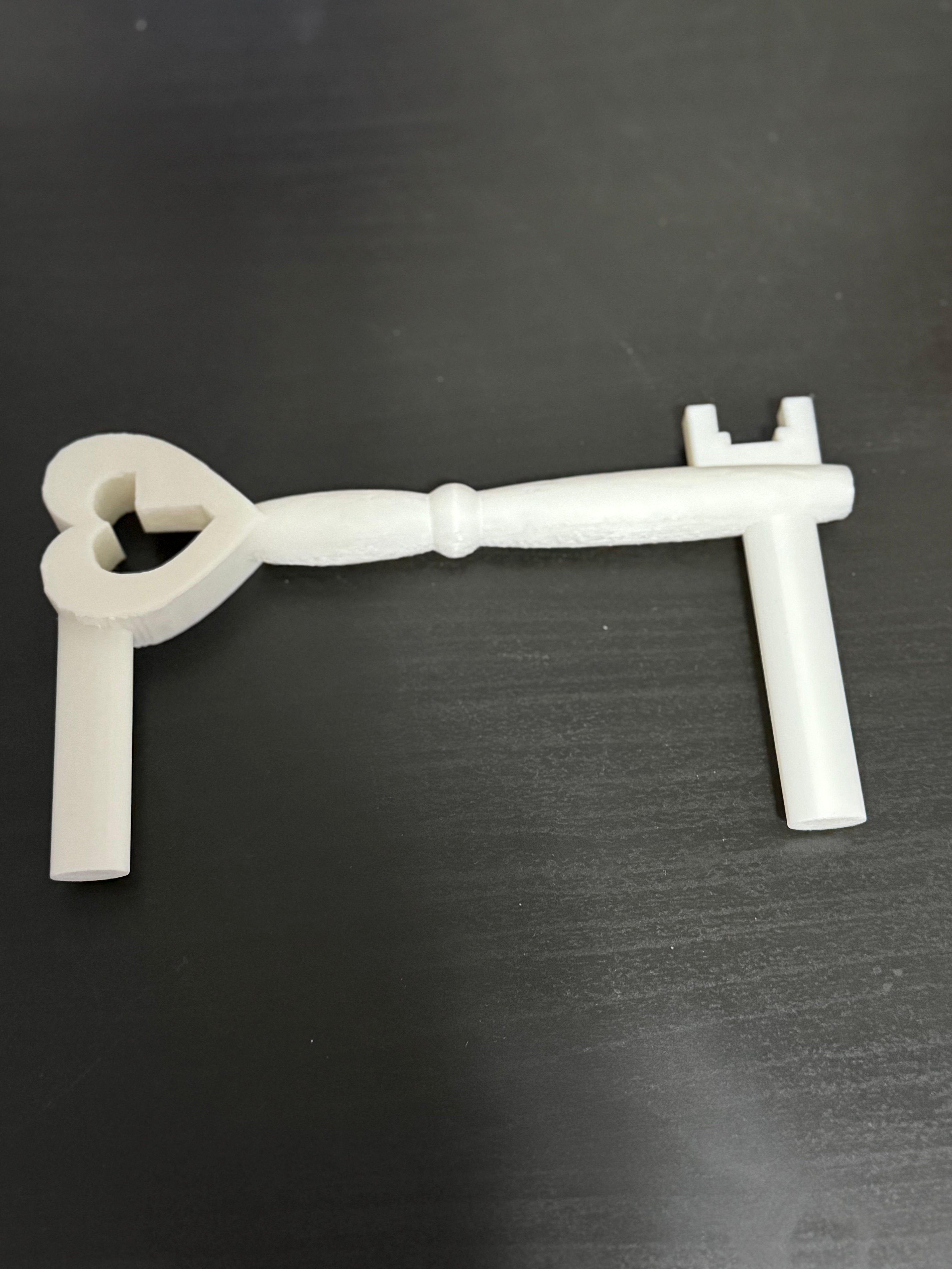 🔑 Key-Shaped Epoxy Tumbler Handle